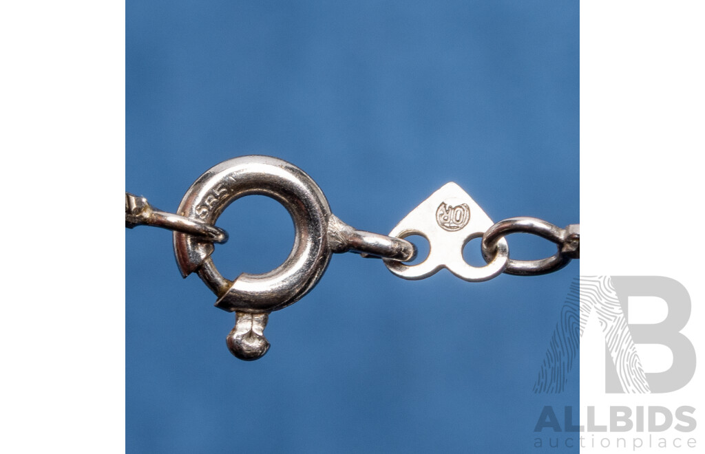 14ct White Gold Necklace with Sterling Silver Hand Pendant & Moonstone. Length - 45.5cms