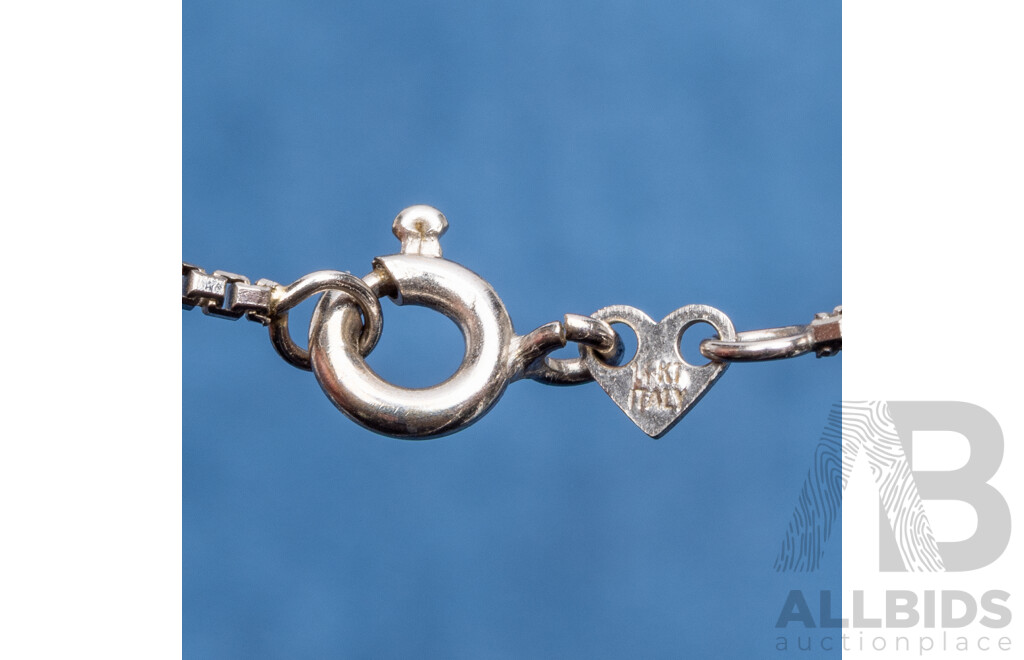 14ct White Gold Necklace with Sterling Silver Hand Pendant & Moonstone. Length - 45.5cms