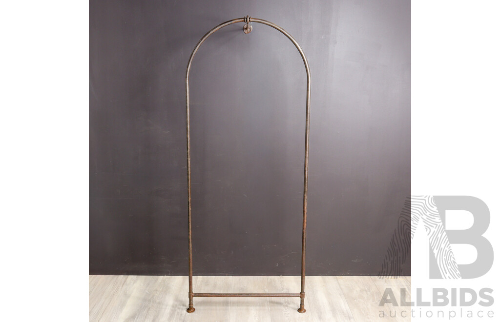 Metal Arch Form Garden Trellis