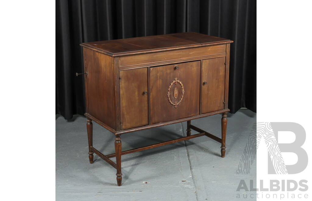 Vintage Sonora Elevated Gramophone in Timber Case