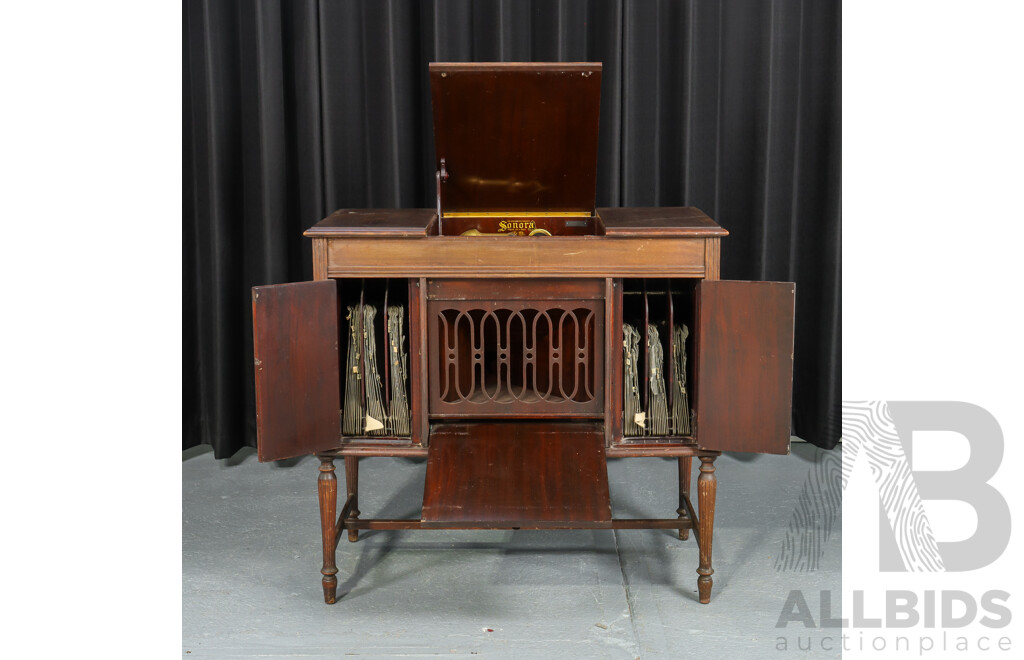 Vintage Sonora Elevated Gramophone in Timber Case