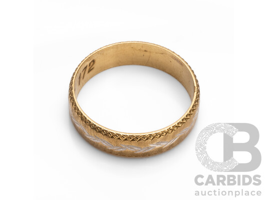 Vintage 9ct Yellow Gold Textured Wedder - Size O