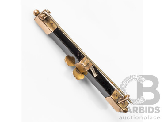 Vintage 9ct Rose Gold, Onyx & Pearls Brooch - 4.41gms