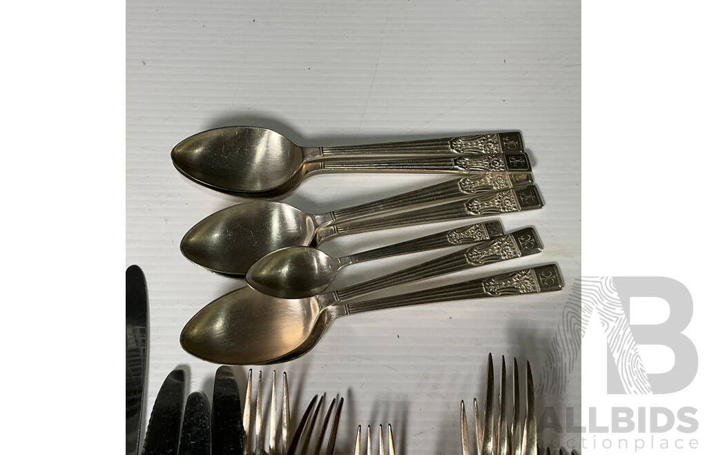 Vintage Silver Plate Cutlery Including Silver Rose and Grosvenor