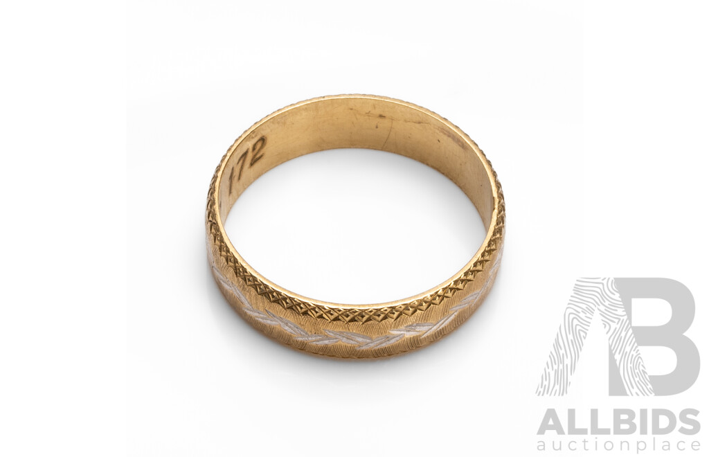 Vintage 9ct Yellow Gold Textured Wedder - Size O
