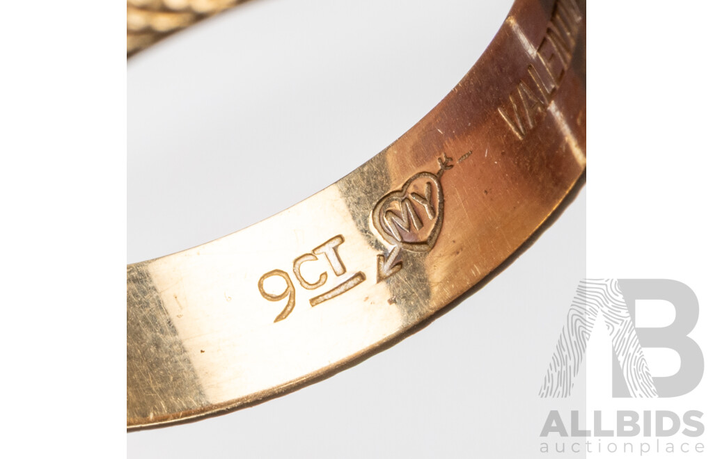 Vintage 9ct Yellow Gold Textured Wedder - Size O