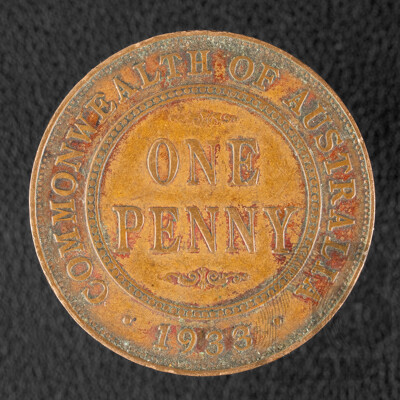 Australian KGV 1933/32 Over Date Penny