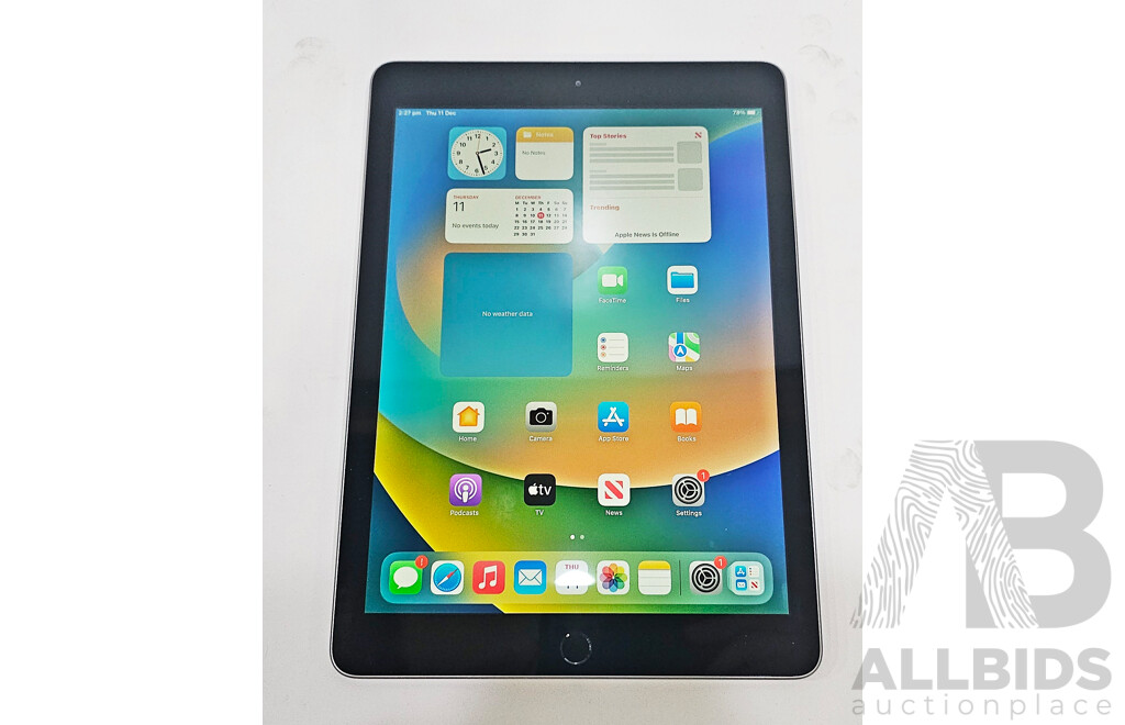 Apple (A1822) 9.7-Inch Wifi 32GB IPad (5th Generation)