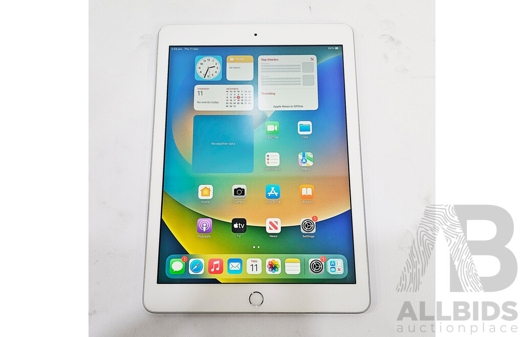 Apple (A1822) 9.7-Inch Wifi 32GB IPad (5th Generation)