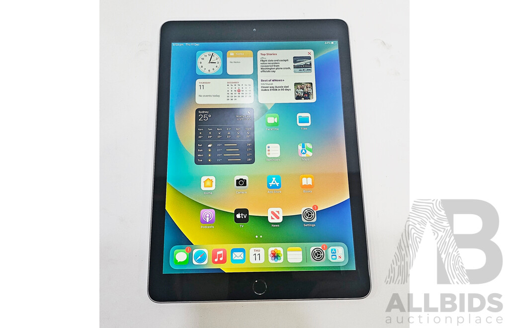 Apple (A1822) 9.7-Inch Wifi 32GB IPad (5th Generation)