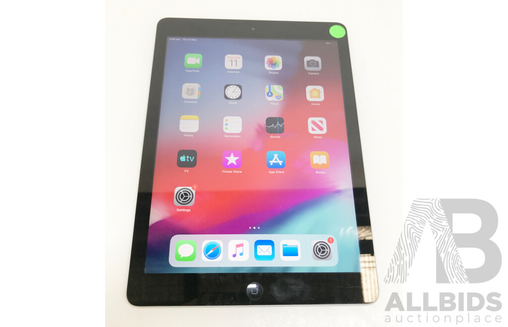 Apple (A1474) 9.7-Inch WIFI 32GB IPad Air