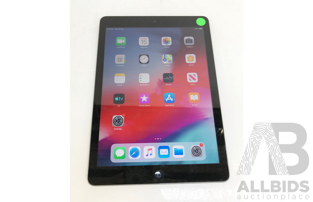 Apple (A1474) 9.7-Inch WIFI 32GB IPad Air