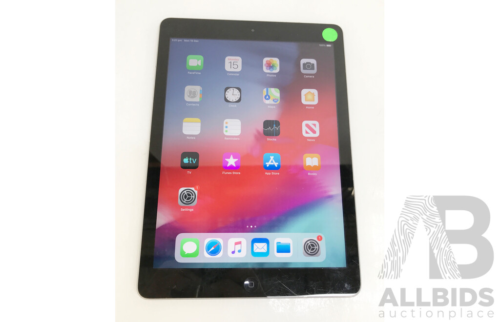 Apple (A1474) 9.7-Inch WIFI 16GB IPad Air