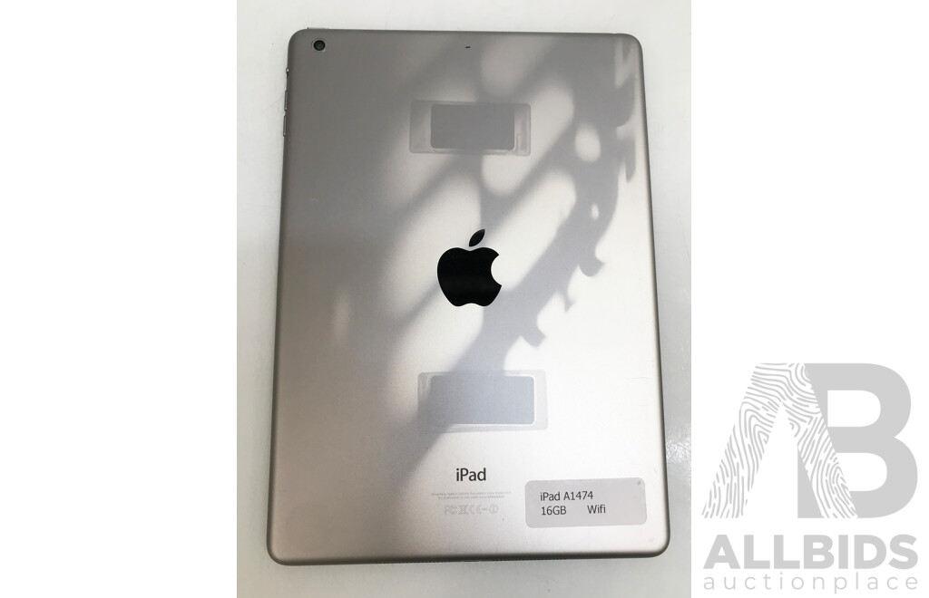 Apple (A1474) 9.7-Inch WIFI 16GB IPad Air