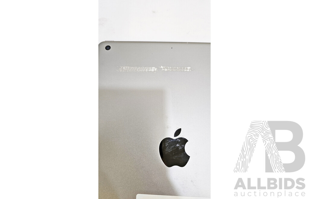 Apple (A1822) 9.7-Inch Wifi 128GB IPad (5th Generation)