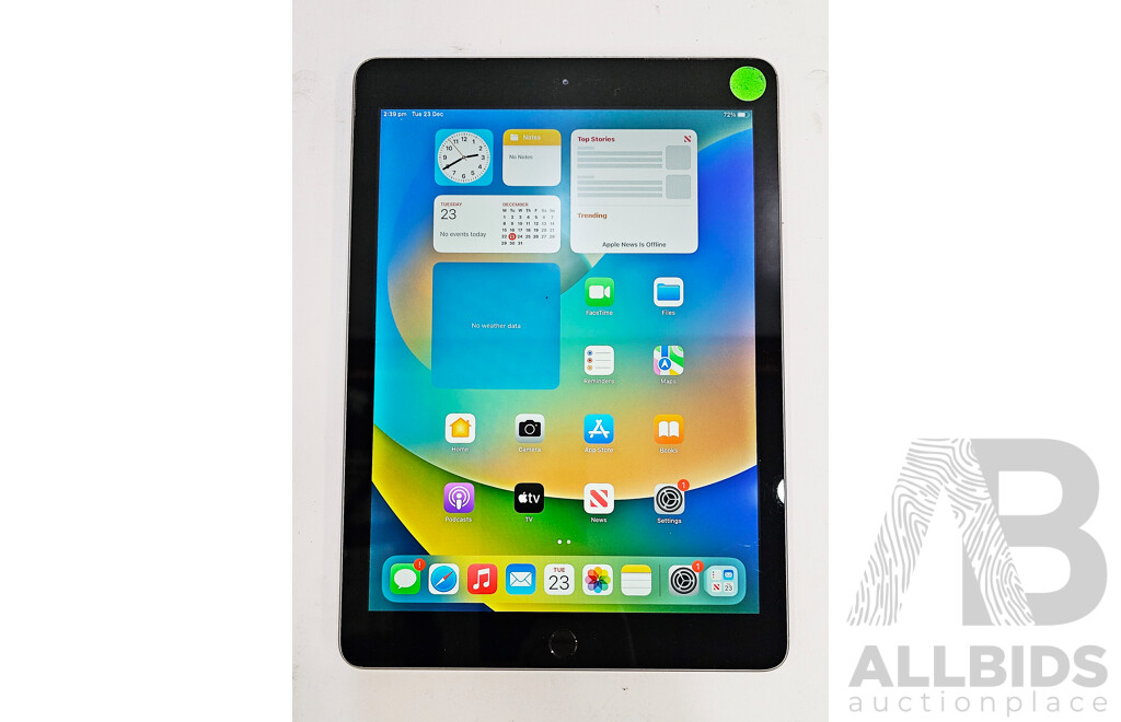 Apple (A1822) 9.7-Inch Wifi 32GB IPad (5th Generation)