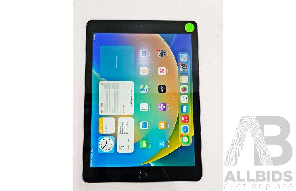 Apple (A1822) 9.7-Inch Wifi 32GB IPad (5th Generation)