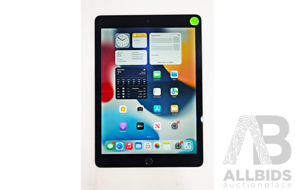 Apple (A1566) 9.7-Inch WIFI 32GB IPad Air 2