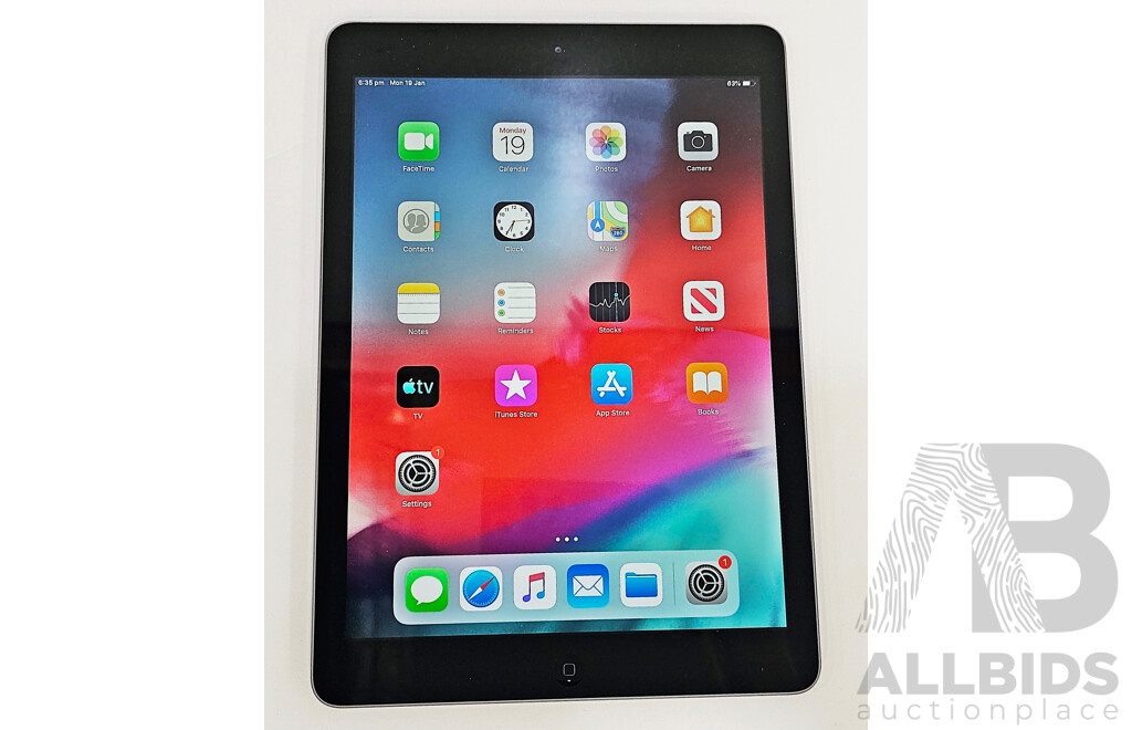 Apple (A1474) 9.7-Inch WIFI 16GB IPad Air
