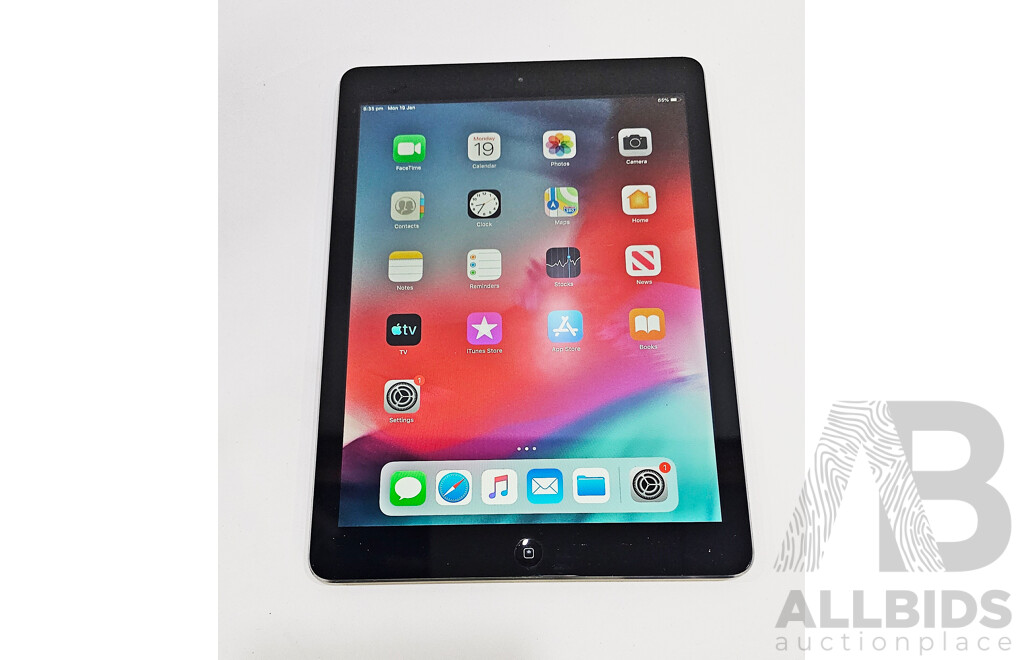 Apple (A1474) 9.7-Inch WIFI 16GB IPad Air