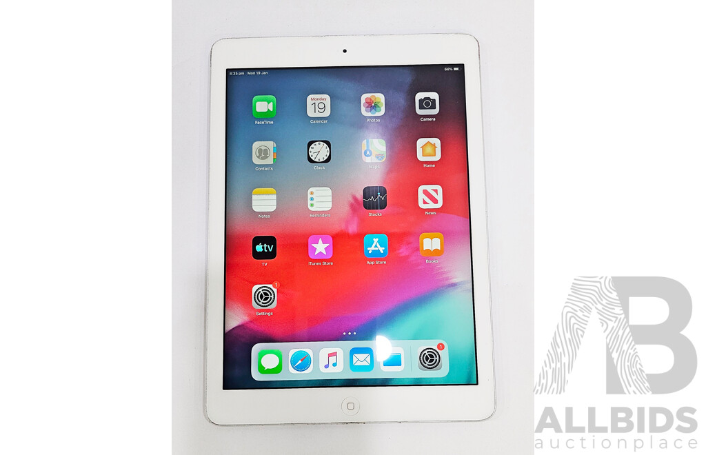 Apple (A1474) 9.7-Inch WIFI 16GB IPad Air