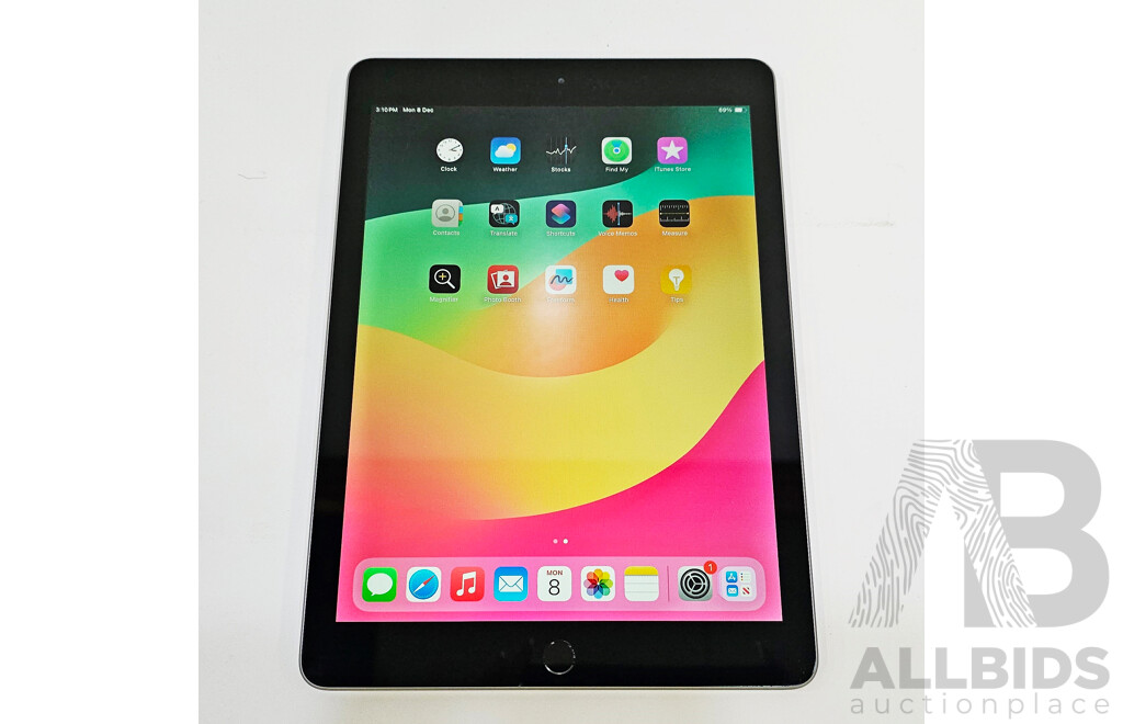 Apple (A1893) 9.7-Inch Wi-Fi 32GB IPad (6th Gen)