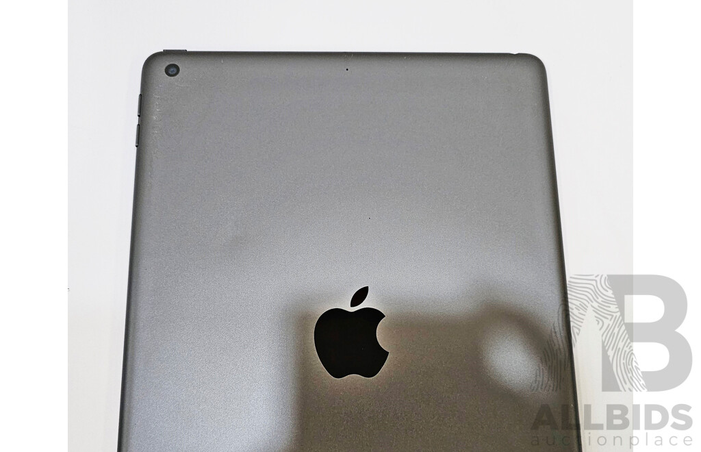 Apple (A2197) 10.2-Inch Wi-Fi 32GB iPad 7th Gen