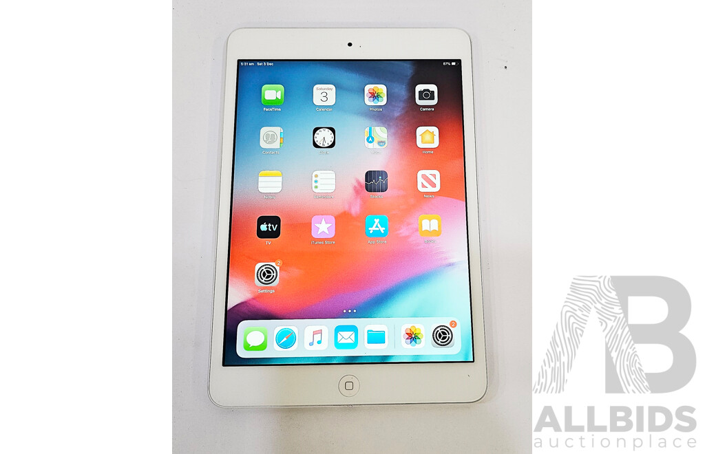 Apple (A1489) 7.9-Inch 32GB Wi-Fi IPad Mini 2