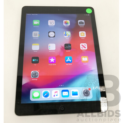 Apple (A1474) 9.7 Inch WIFI 16GB IPad Air