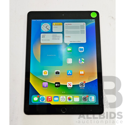 Apple (A1822) 9.7-Inch Wifi 32GB IPad (5th Generation)