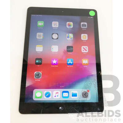 Apple (A1474) 9.7-Inch WIFI 16GB IPad Air