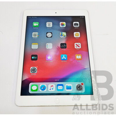Apple (A1474) 9.7-Inch WIFI 32GB IPad Air