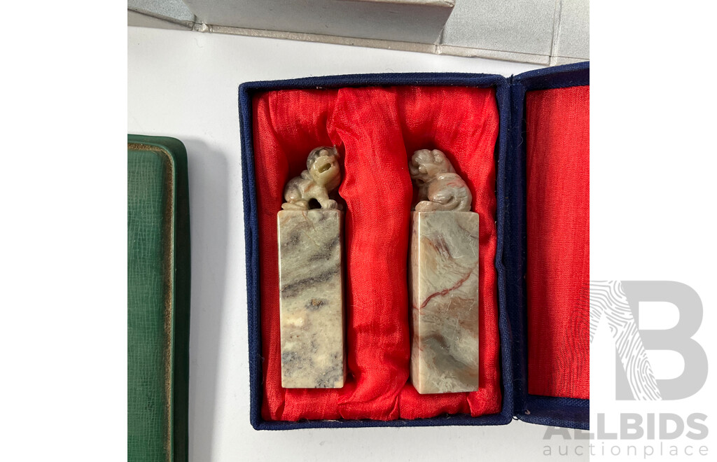 Australian RAM 2007 Coloured One Dollar, Big Belly Seahorse, Vintage Renniks Coin Album, Carved Stone Foo Dogs, Vintage Green Earrings, Army Style Steel ID Tag