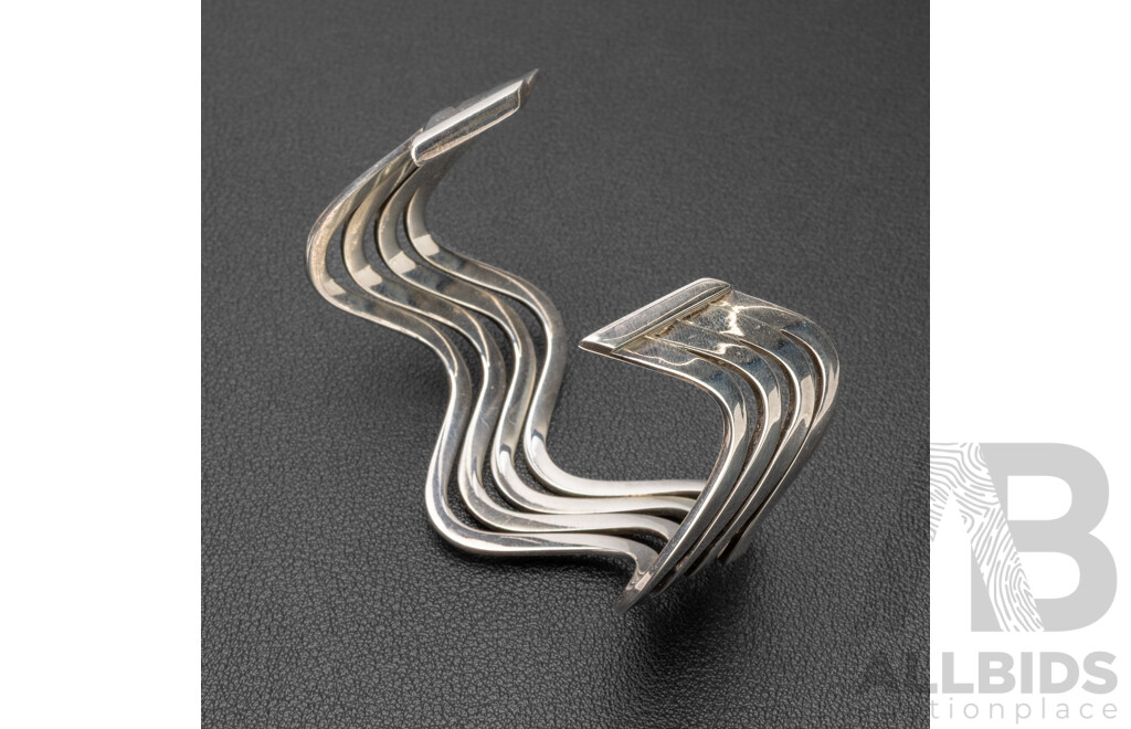 925 Sterling Silver Wavey Half Cuff Bangle - 33.19gms