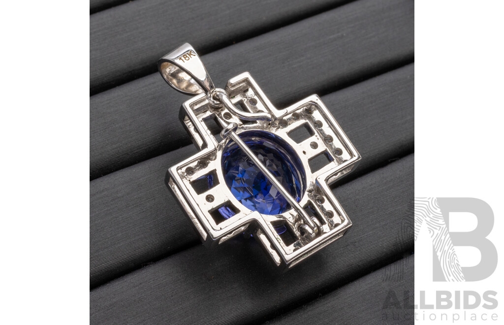 18ct White Gold Tanzanite and Diamond Pendant/Brooch - 11.07gms
