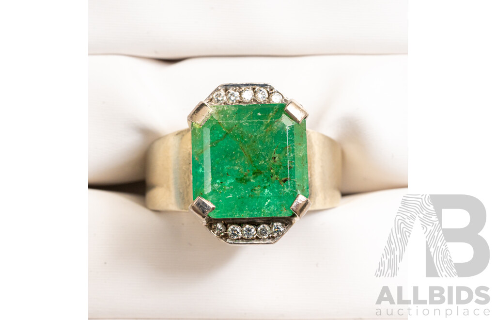 9ct White Gold Handmade Emerald and Diamond Dress Ring - Size Q.5