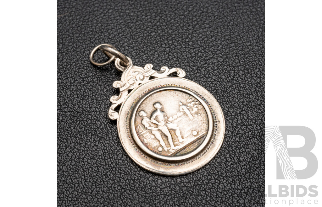 925 Sterling Silver Vintage Soccer Fob Medal - 9.03gms