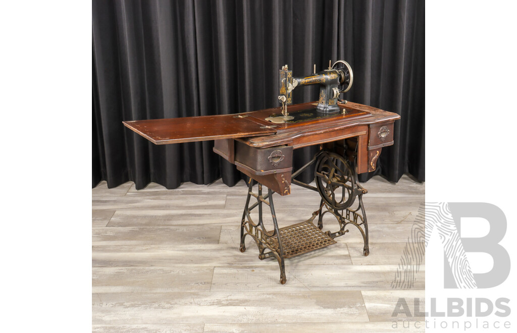 Vintage White Family Rotary Sewing Machine