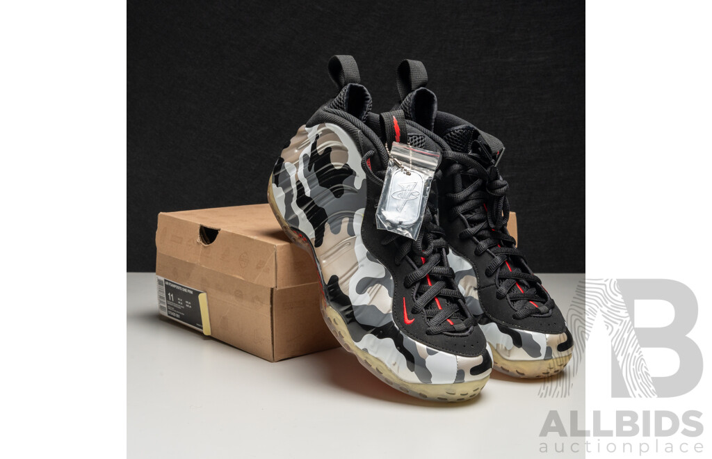 Pair of Nike Air Foamposite One PRM Fighter Jets in Original Box, 201