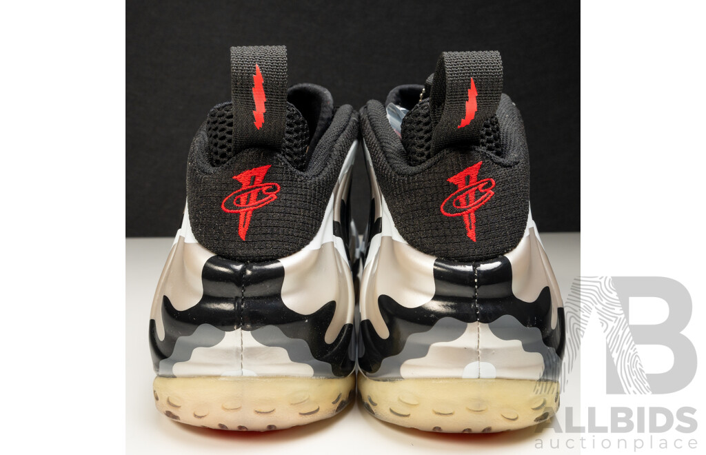 Pair of Nike Air Foamposite One PRM Fighter Jets in Original Box, 201