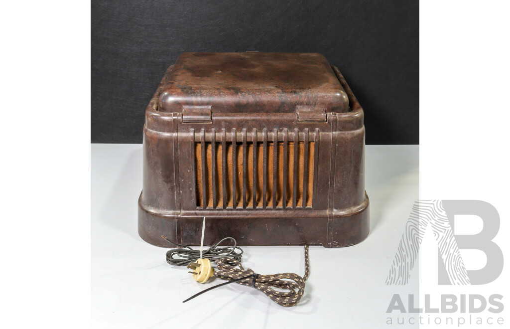 Kriesler 1940's Art Deco Bakelite Table Radiogram