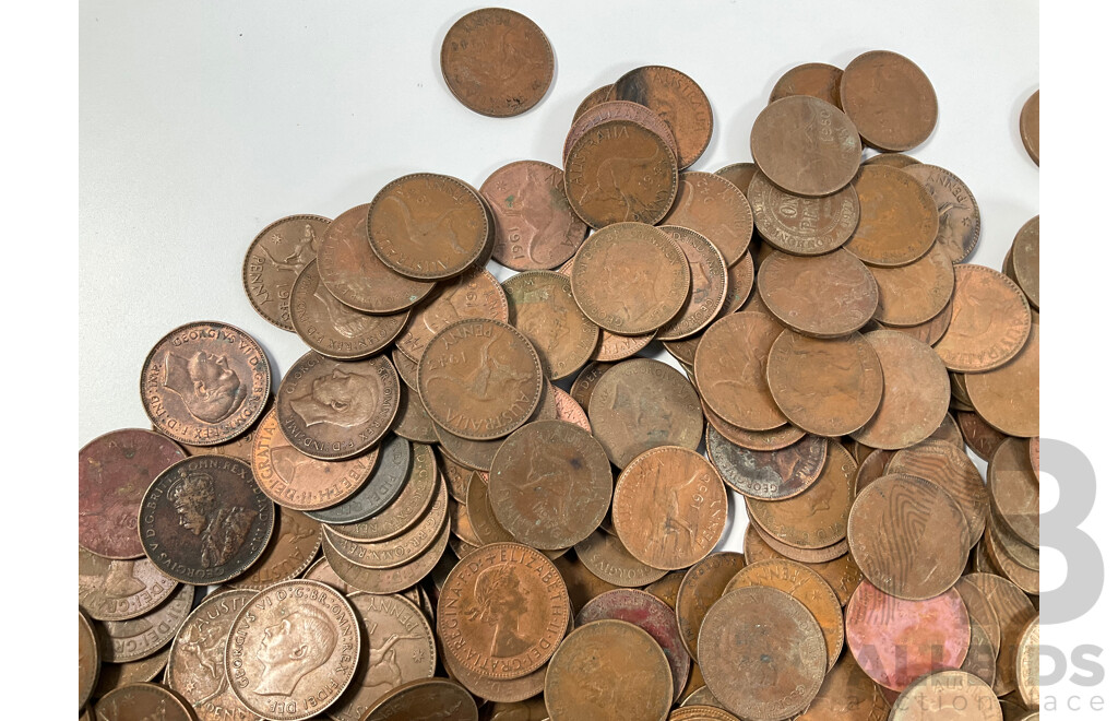 Collection of Australian Pennies, Examples Spanning 1915 to 1964 - Approximately 5.1 Kilograms