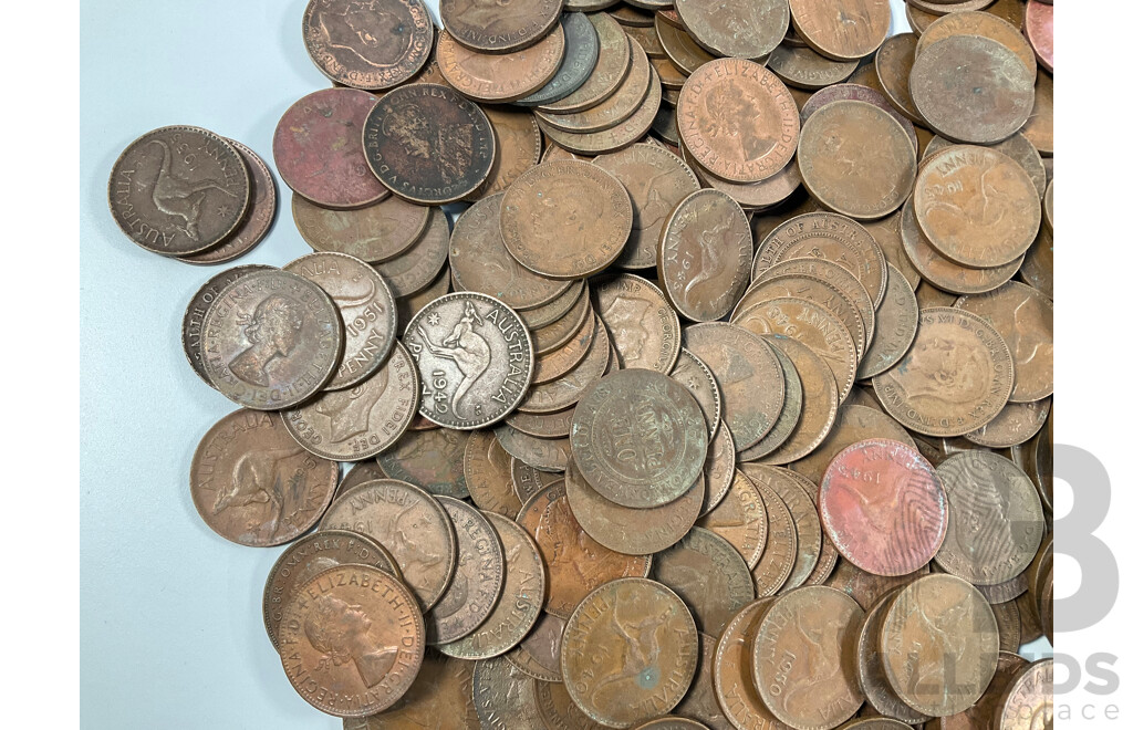 Collection of Australian Pennies, Examples Spanning 1915 to 1964 - Approximately 5.1 Kilograms