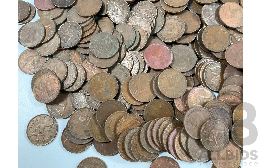 Collection of Australian Pennies, Examples Spanning 1915 to 1964 - Approximately 5.1 Kilograms