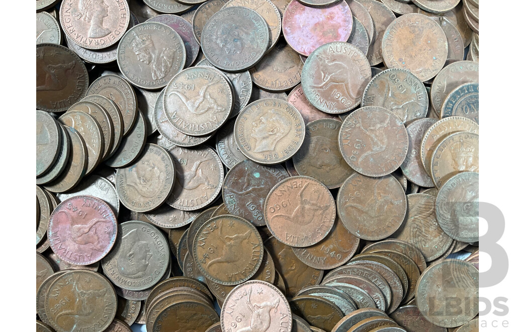 Collection of Australian Pennies, Examples Spanning 1915 to 1964 - Approximately 5.1 Kilograms