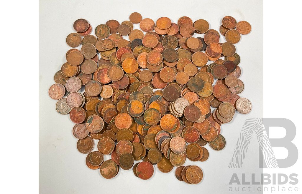 Collection of Australian Pennies and Half Pennies Spanning 1911 to 1963 - Approximately 2.5 Kilograms