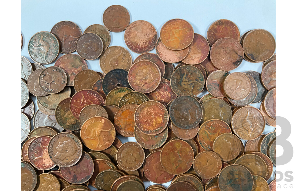 Collection of Australian Pennies and Half Pennies Spanning 1911 to 1963 - Approximately 2.5 Kilograms