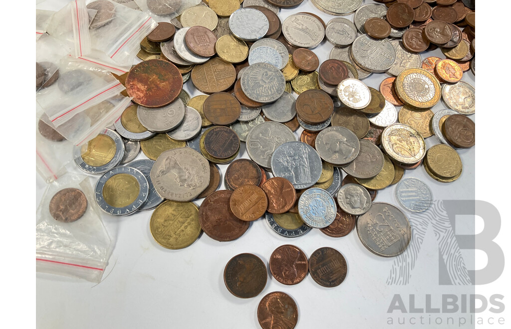 Collection of International Coins Including Australian One and Two Cent Coins - Approximately 1.8 Kilograms
