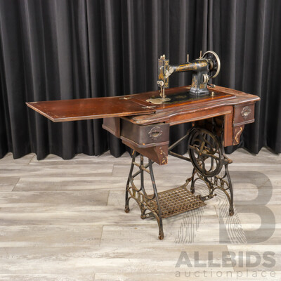 Vintage White Family Rotary Sewing Machine