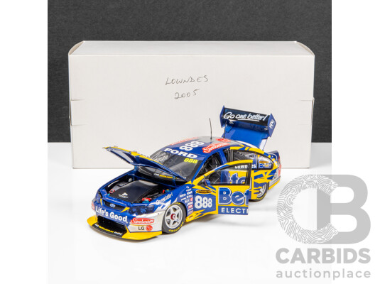 1660355 · Classic Carlectables 2005 Ford BF Falcon V8 Supercar Craig Lowndes Betta Electrical #888 1:18 Scale Model Car